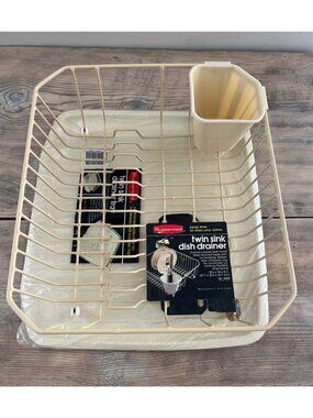 Vtg Rubbermaid Twin Sink Dish Drainer Almond Color 1983 With Draining Tray